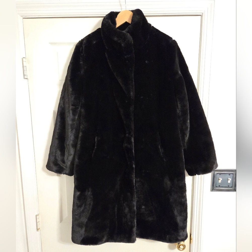 Christian Siriano black faux fur coat size medium READ CONDITION